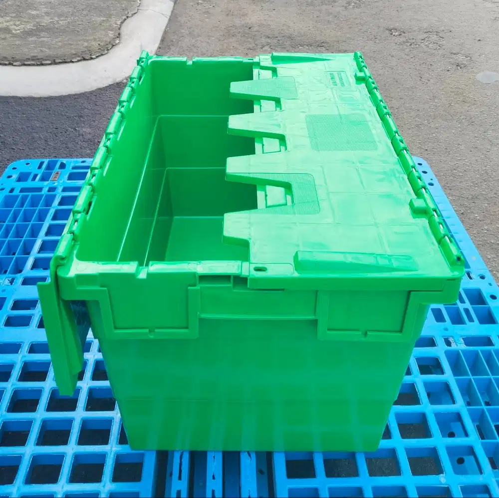 Box plastik tertutup