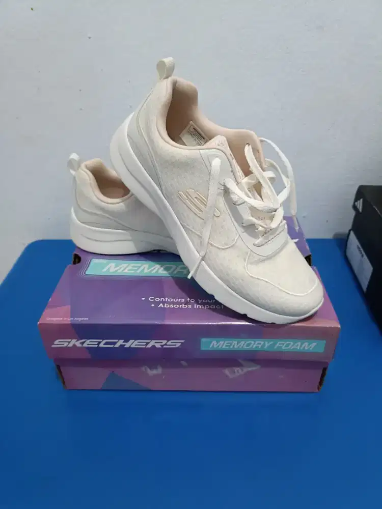 Dijual Sepatu Skechers Dynamight 2.0 New Direction Size 38 Ins 25