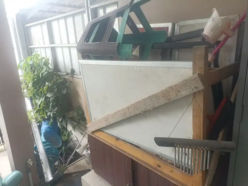 Meja alumunium jualan minuman