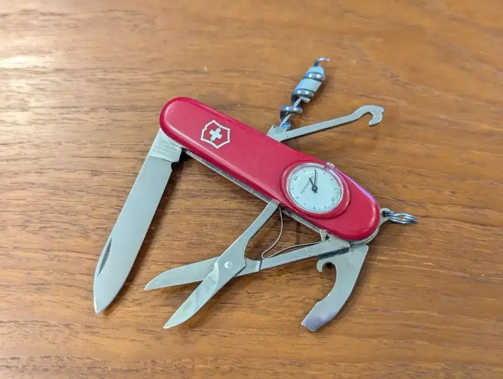 Victorinox Timekeeper Swiss Army Pisau Multifungsi Lipat Outdoor