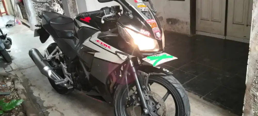 DIJUAL MOTOR CBR 150CC
