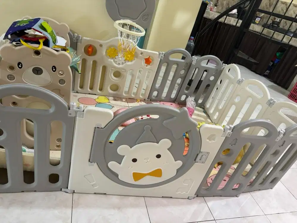 Pagar tempat main bayi