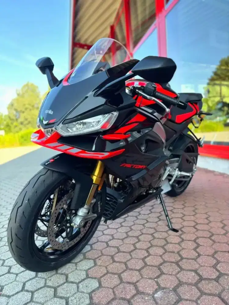 APrillia RS-GTSport 1000