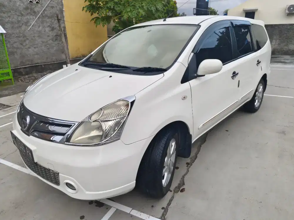 Grand livina bagus km 90 rb