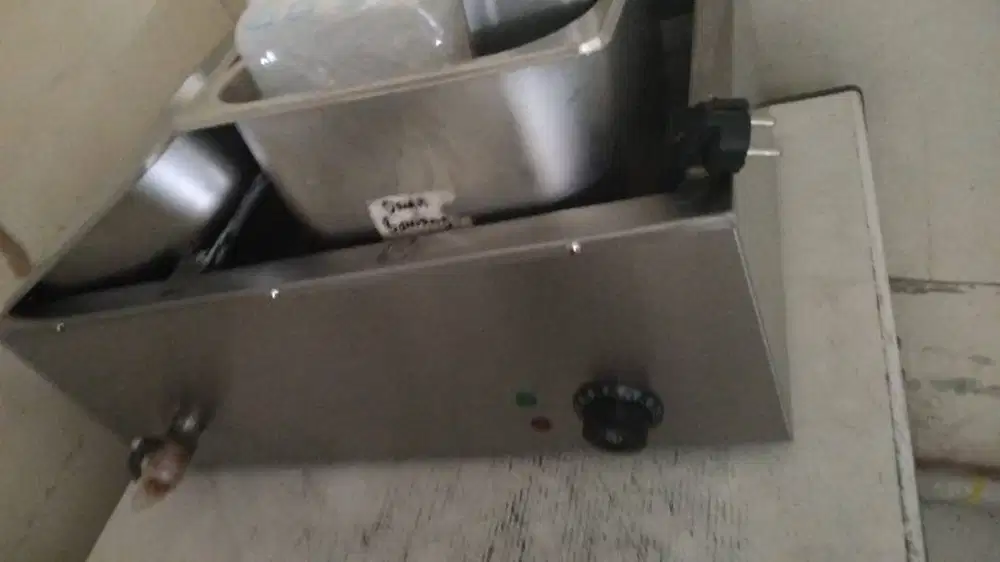 Perlengkapan usaha resto lelang murah