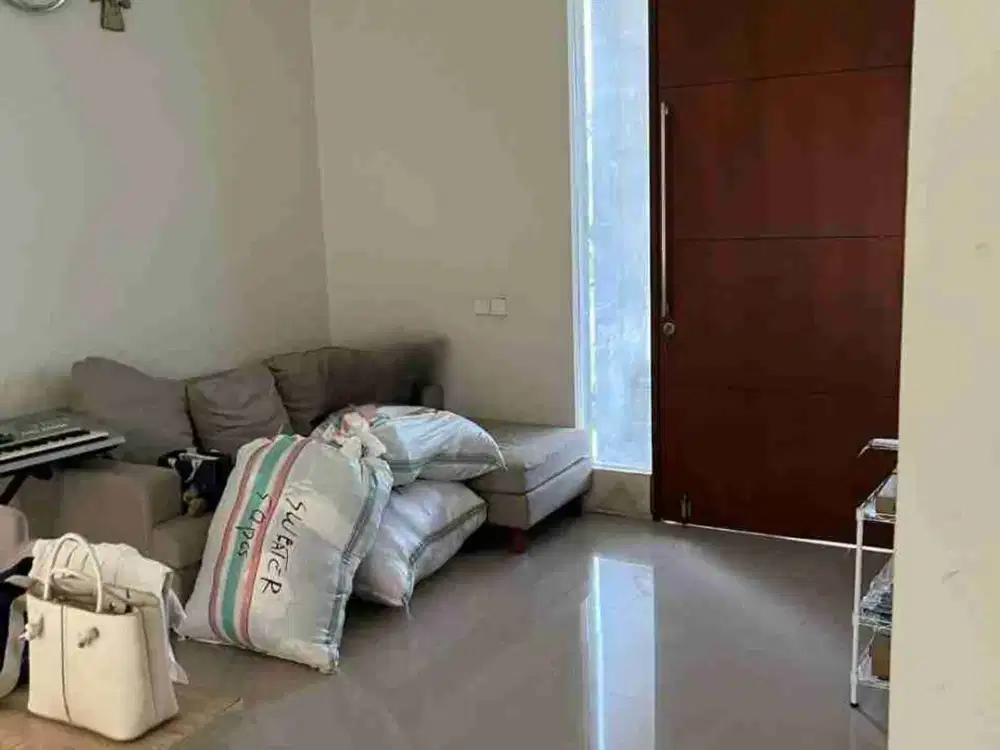 Rumah Northwest Park Surabaya Arcazia dekat Kampus Petra