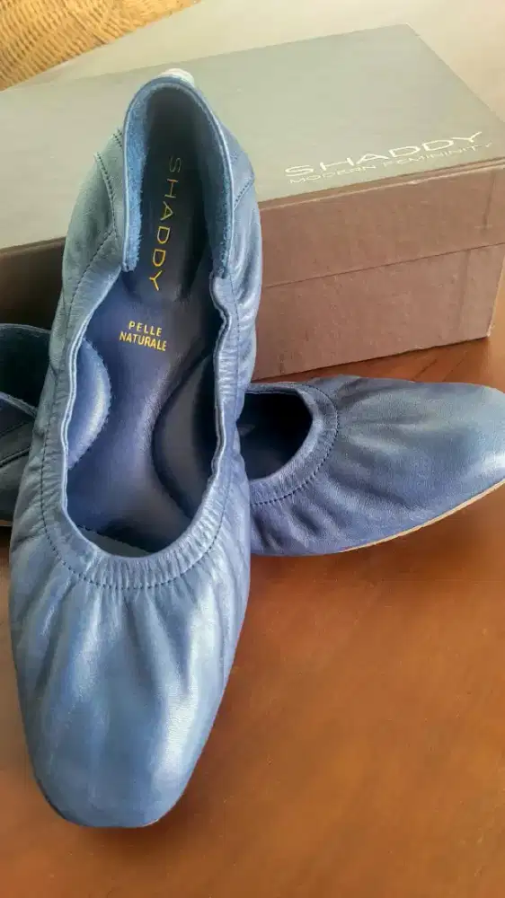 SHADDY - Sepatu Kulit ukuran 39 (1x pemakaian)