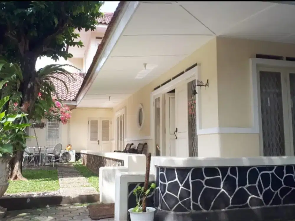 DIJUAL RUMAH KONDISI BAGUS SANGAT STRATEGIS DI CILANDAK.