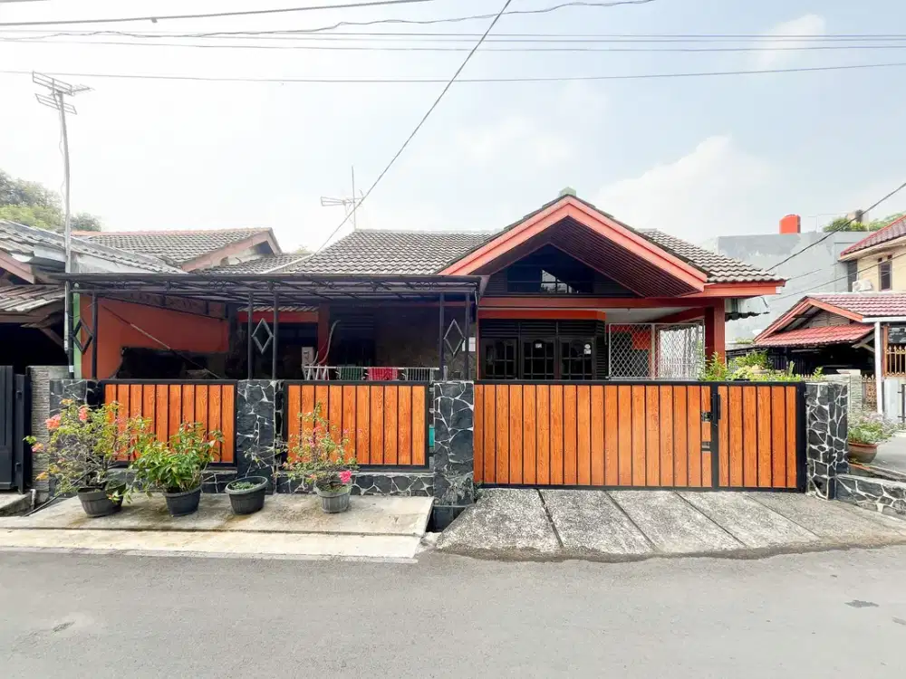 Rumah Luas LT 145 Akses Dekat Stasiun Bekasi SHM Hadap Selatan J-35715