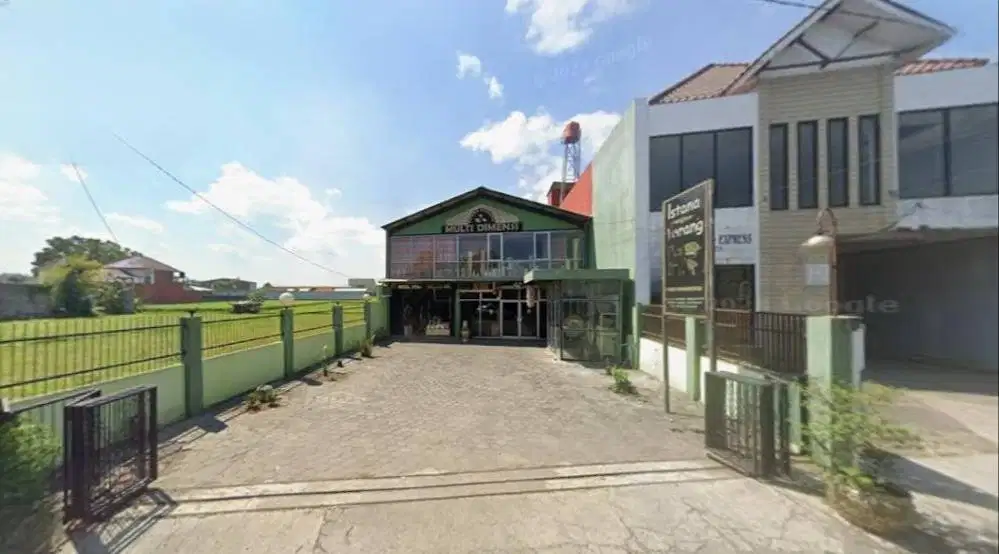 Ruko di pusat kerajinan Kasongan jalan Bantul Jogja dekat kampus ISI