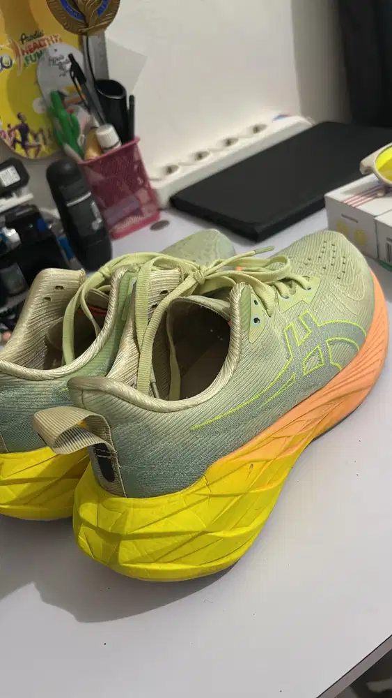 Asics Novablast Paris Edition