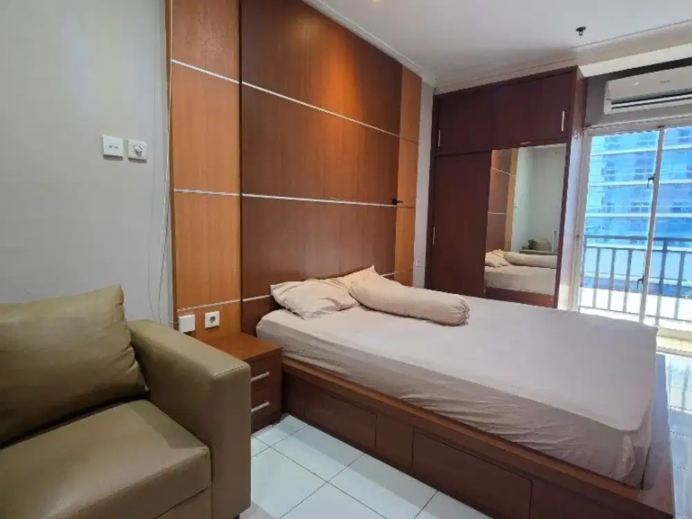 Sewa Apartemen Studio Signature Park Tebet Furnished Lantai Rendah