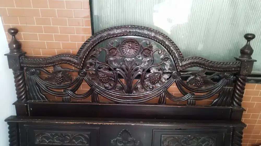 Risbang kayu jati tua ukuran kasur no 1 jual murah bisa nego