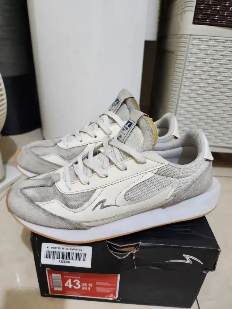 SPECS 105 WHITE SILVER BIRCH