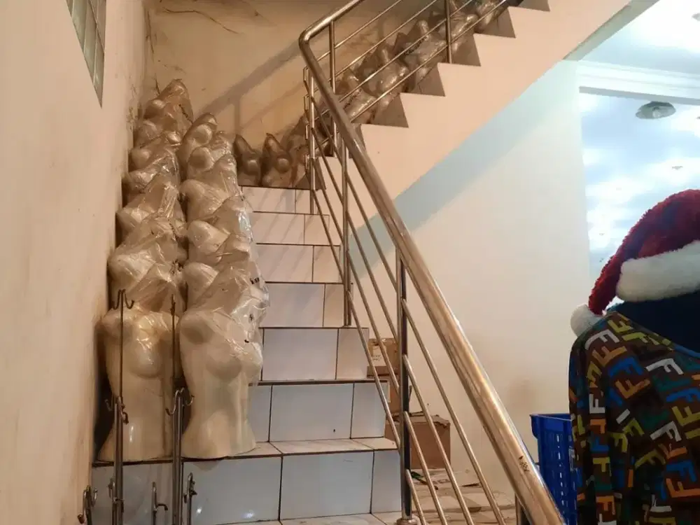 JUAL/SEWA TEMPAT USAHA DI CIHAMPELAS BANDUNG - 2 LANTAI  TH