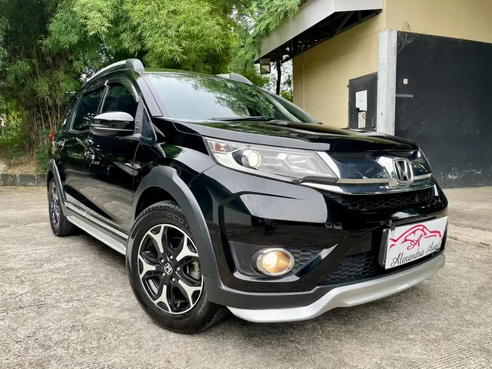 Honda BRV 2016 Prestige Hitam Low KM record tgn 1 Top Banget