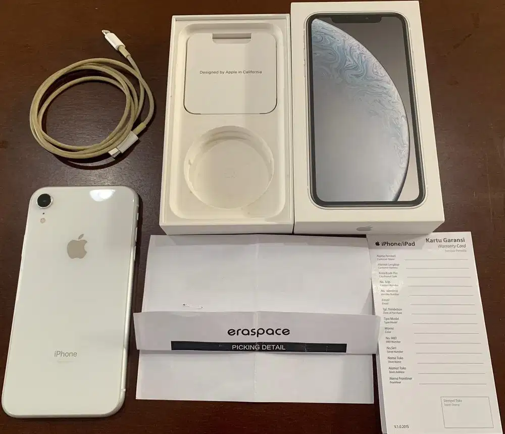 Iphone XR White 64GB ibox/erafone milik pribadi