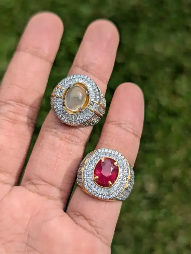 Batu permata Ruby pigeon blood dan Biduri bulan