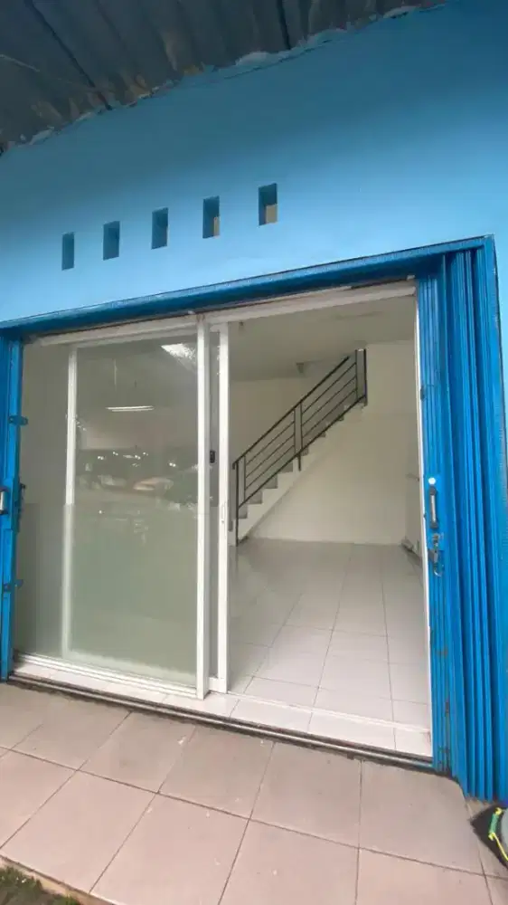 Disewakan Ruko 2 Lantai, Lokasi Strategis Pinggir Jalan Raya Kalimulya