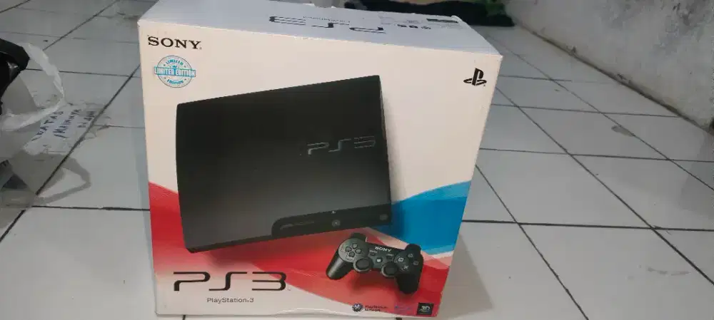 PS3 slim warna hitam