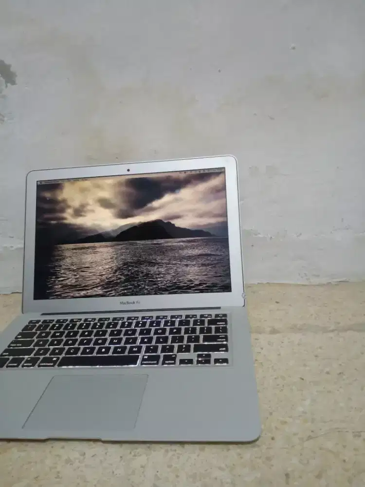 Laptop Murah MacBook Air 13inch 2014 core i7 ram 8/SSD 128gb backlit