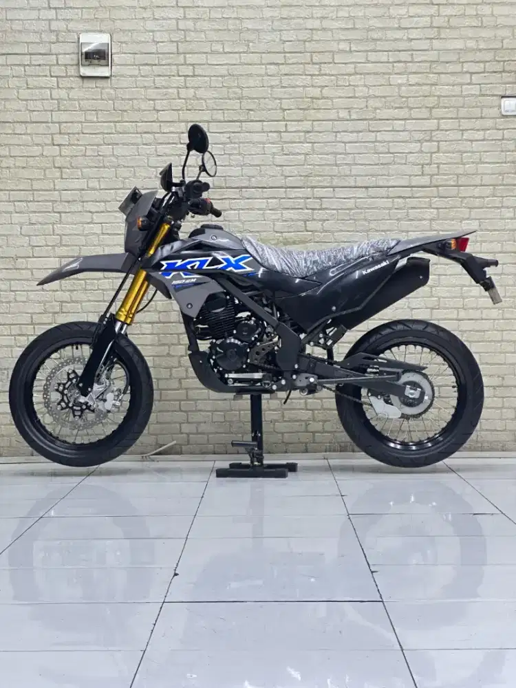 ODO 6RB‼️ Kawasaki KLX 150 SM SE Pmk 2024 Likenew
- Dava Mustika