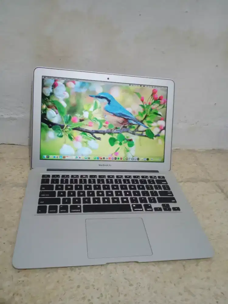 Laptop Murah Macbook Air 13inch 2017 core i5 ram 8/SSD 128gb backlit