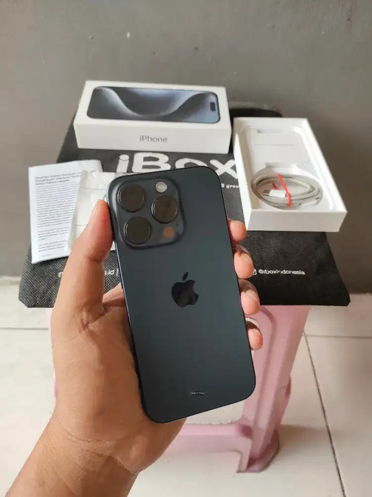 Iphone 15 pro 256gb ex iBox fullset mulus