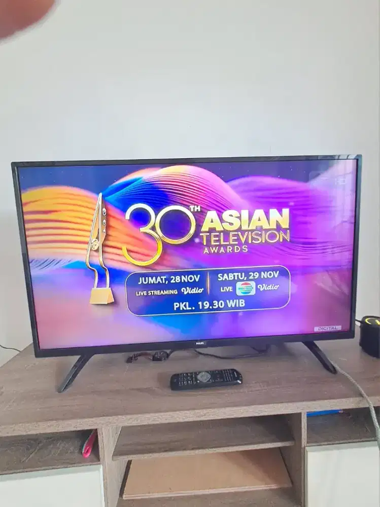 TV LED 40 inch Philips Ultra Slim Full HD  Mulus, Full ori