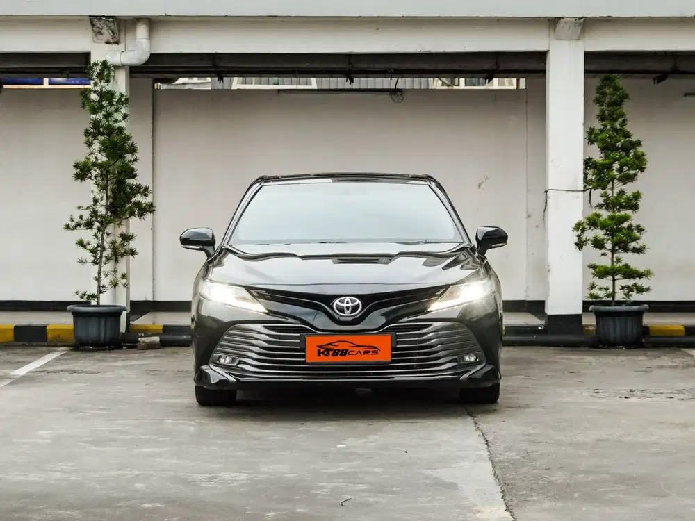 CAMRY 2.5 V AT  Hitam TH 2020