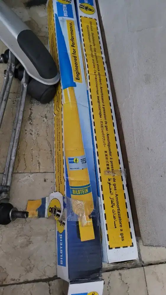 Shockbreaker belakang Bilstein W212 + Bonus