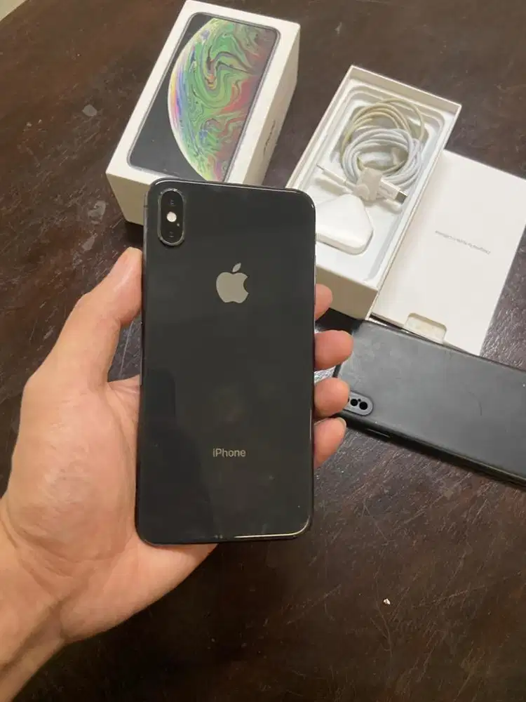 Dijual iPhone XSMAX 64gb edisi dual sim sinyal aman pemakaian pribadi