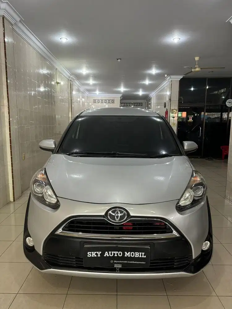 Toyota Sienta V Manual Silver 2017