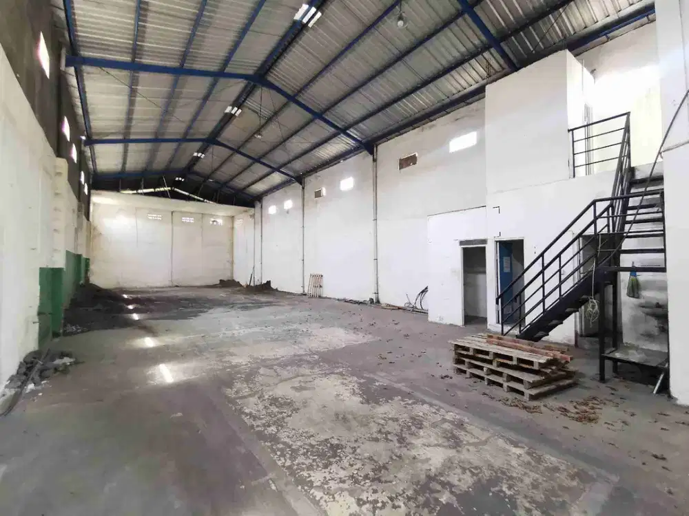 Disewakan Gudang Raya Menganti Gresik siap pakai