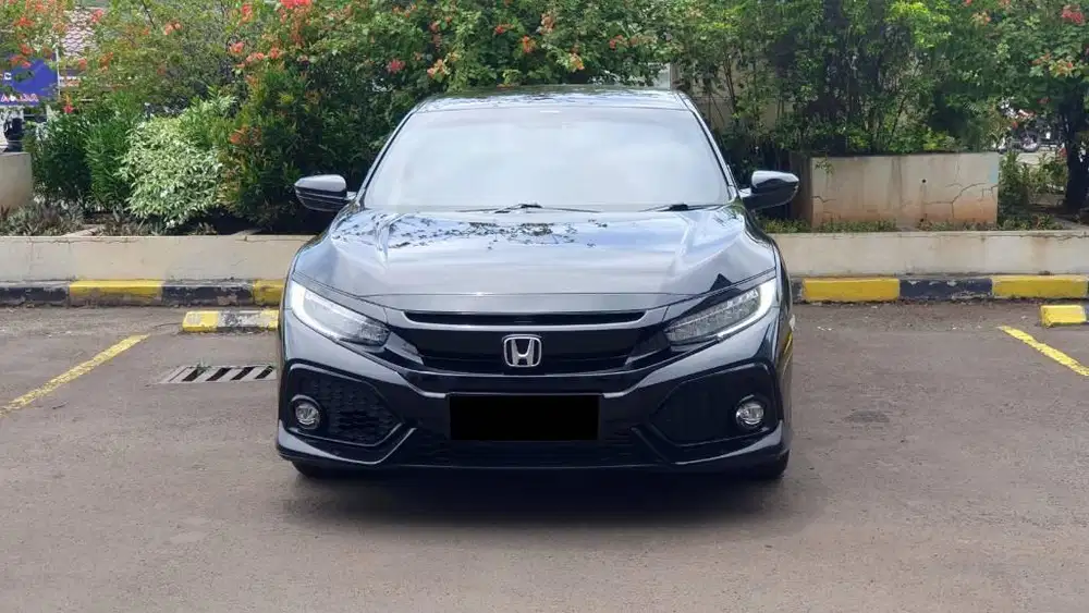 Honda Civic E 1.5 Turbo HB Hachback AR 2018 Hitam km.30rb