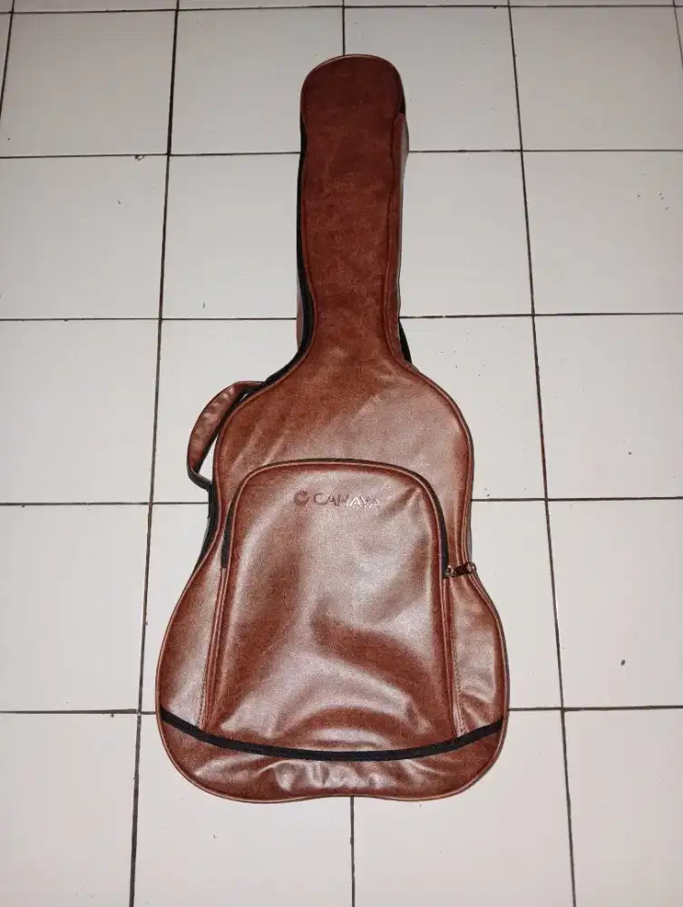 CAHAYA GIG LEATHER BAG (tas gitar bahan kulit merk CAHAYA)