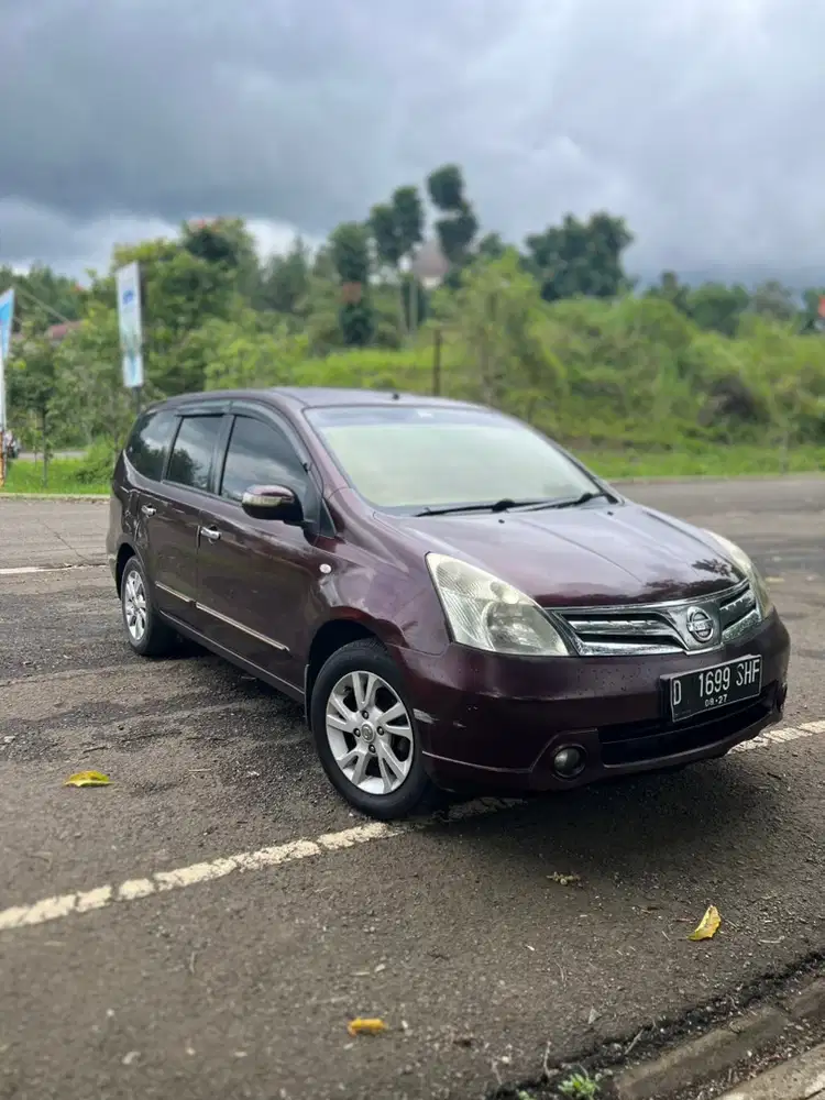 Nissan Livina 2011 Bensin