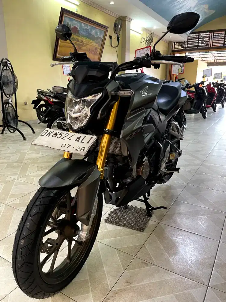 New CB 150 R Mentah Habis 2023-Odomtr 10.000 KM-plaza motor