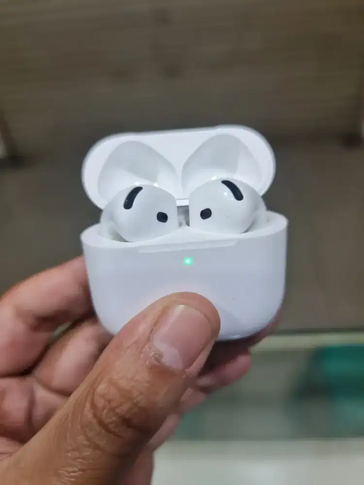 Airpods 4 versi anc garansi september 2026 resmi Indonesia