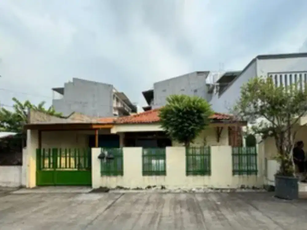 Dijual rumah tua cocok bangun ulang Duri Kepa Jakarta Barat
