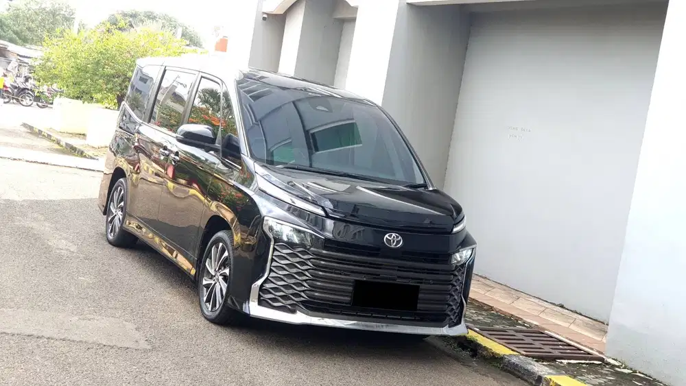 [ GARANSI 5TH ] Toyota Voxy 2.0 CVT TSS Camera360 AT 2022/2023