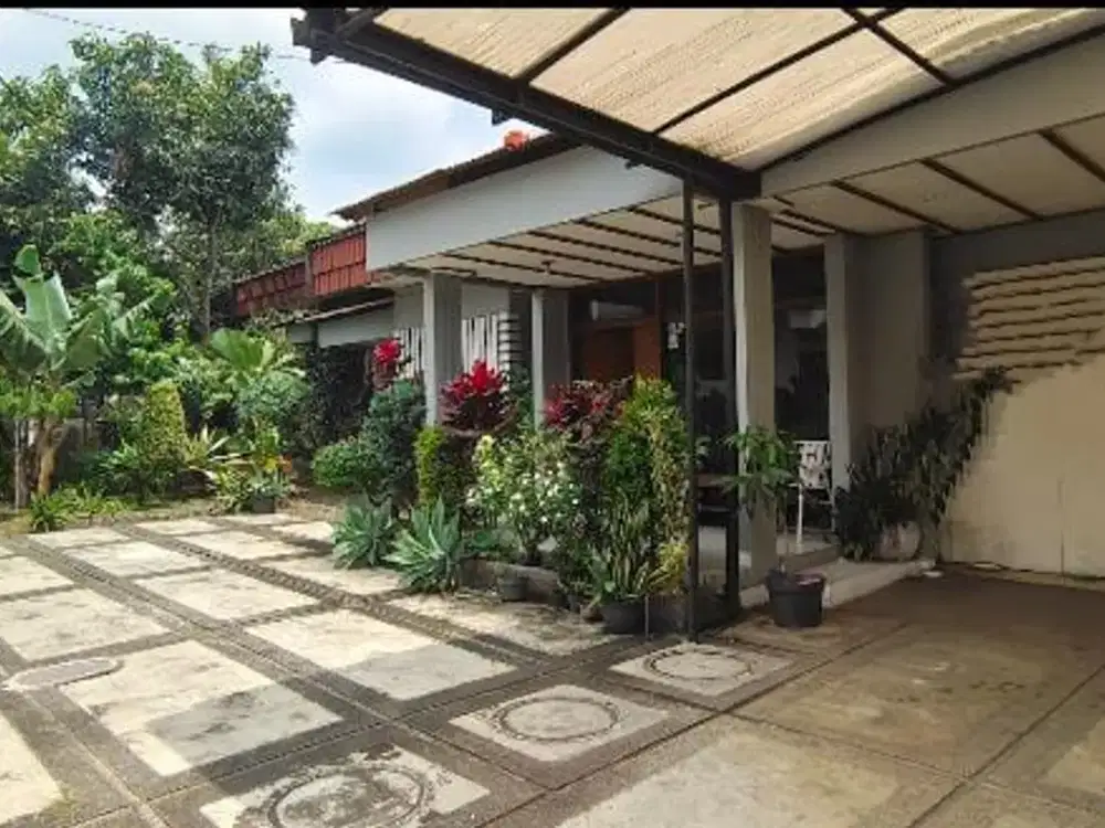 Rumah Luas di Sayap Setiabudi Bandung