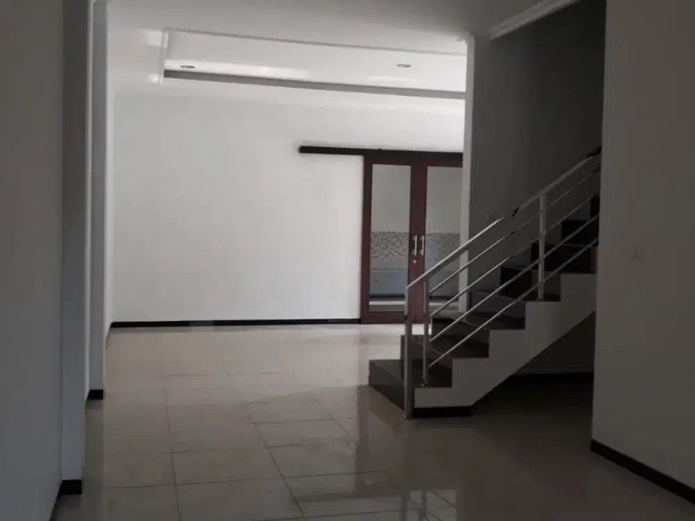 DIJUAL RUMAH DI SINGGASANA 2 LANTAI cibaduyut bandung FF