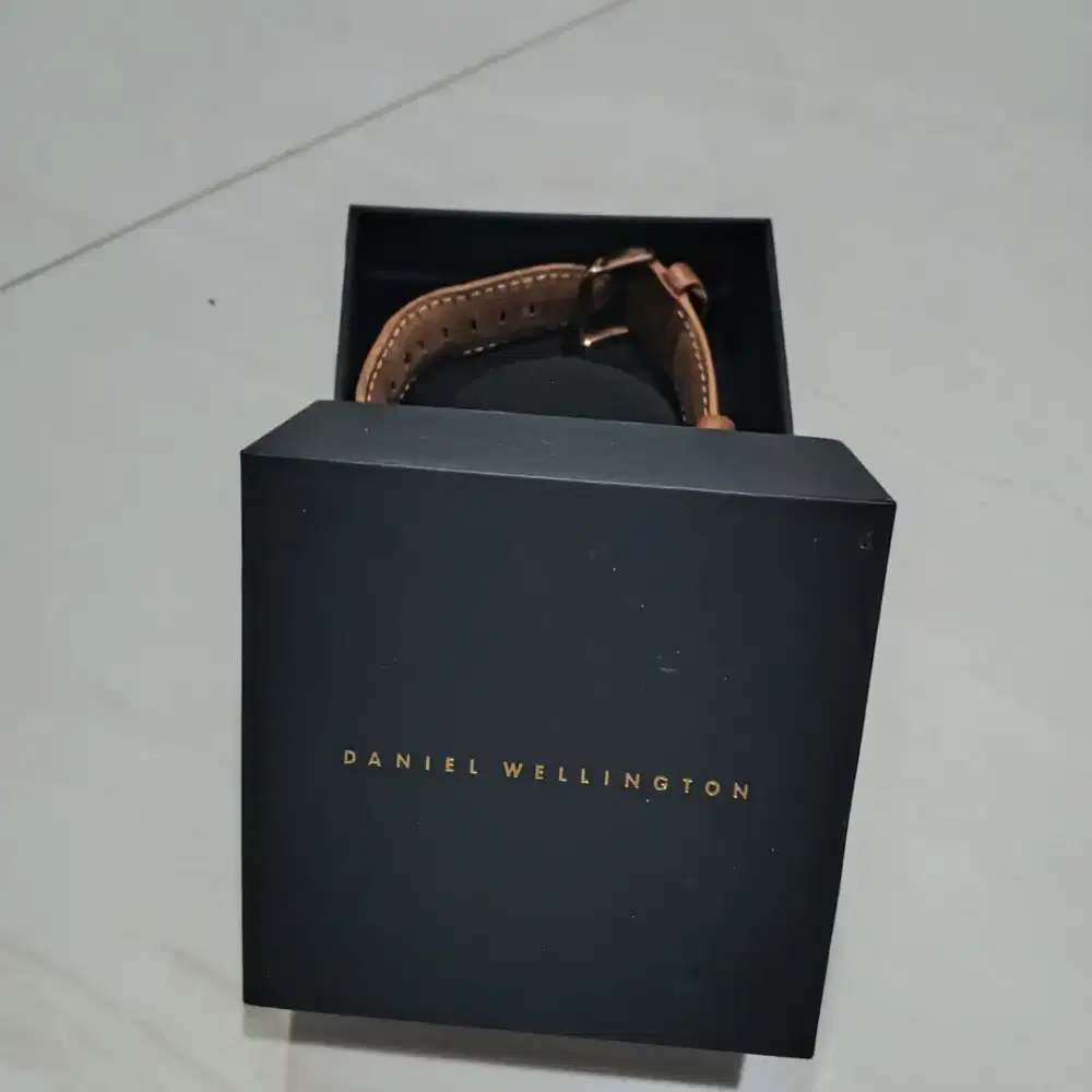 Jam tangan merek Daniel Welington