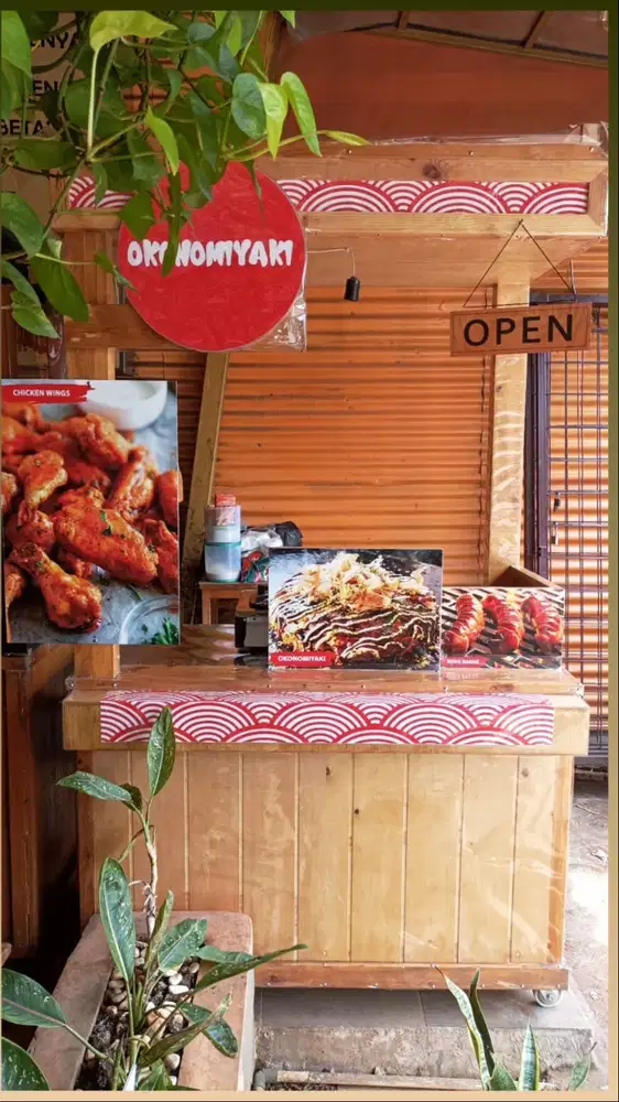 Gerobak Etalase Kayu Jati