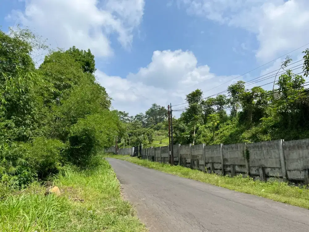 Tanah Poros Jalan Utama! Kawasan Sejuk & Asri, Strategis ke Kawasan Industri, Siap Bangun.