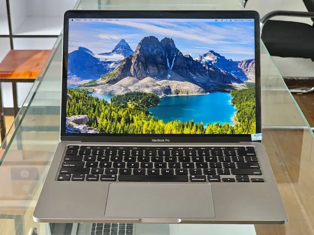 Macbook Pro 2020 Apple M1 Memory 16 GB SSD 512 GB Premium Slim Laptop