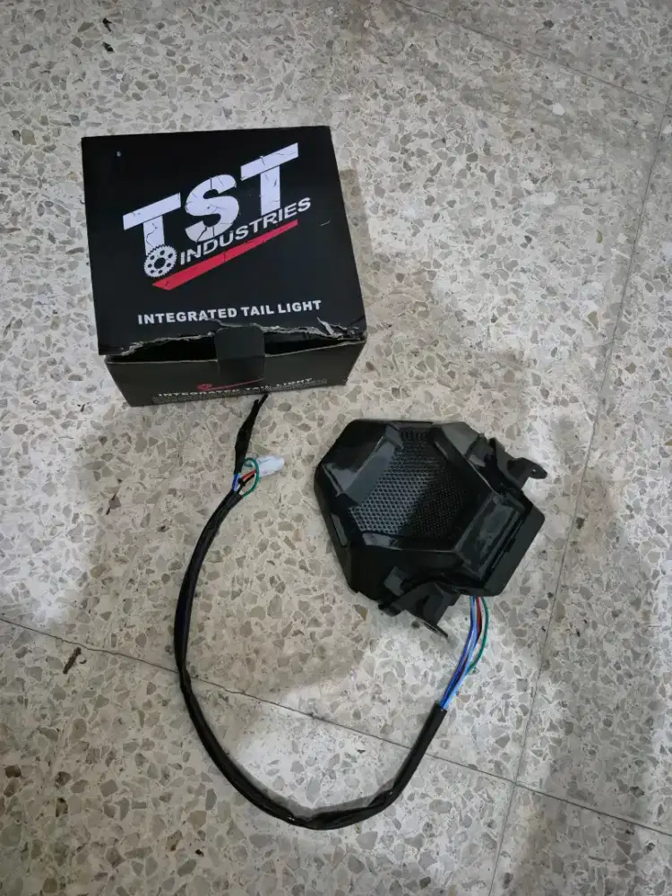 Jual lampu belakang TST untuk MX king