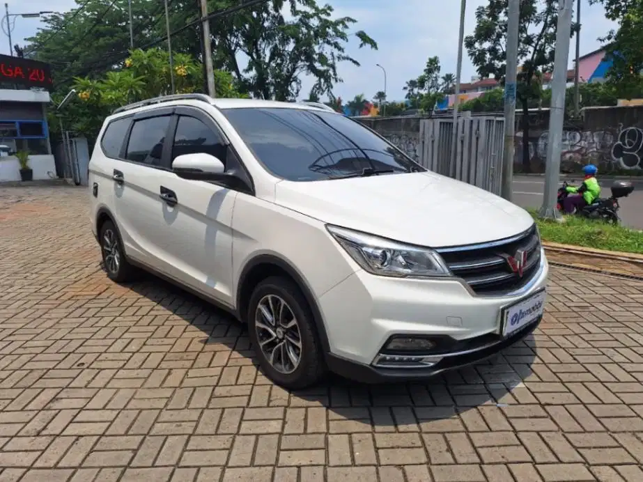 LOW DP Wuling Cortez 1.8 C Luxury Plus Bensin-AT 2018 UKS