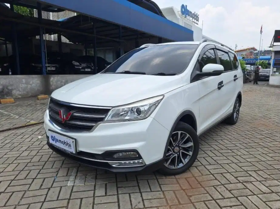 LOW DP Wuling Cortez 1.8 C Luxury Plus Bensin-AT 2018 UKS